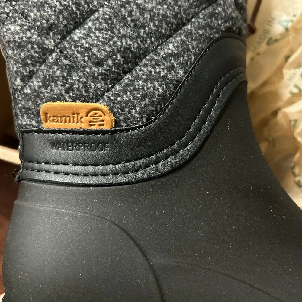 NEW KAMIK Women's Abigail Winter or Rain boots in black/white Size 5